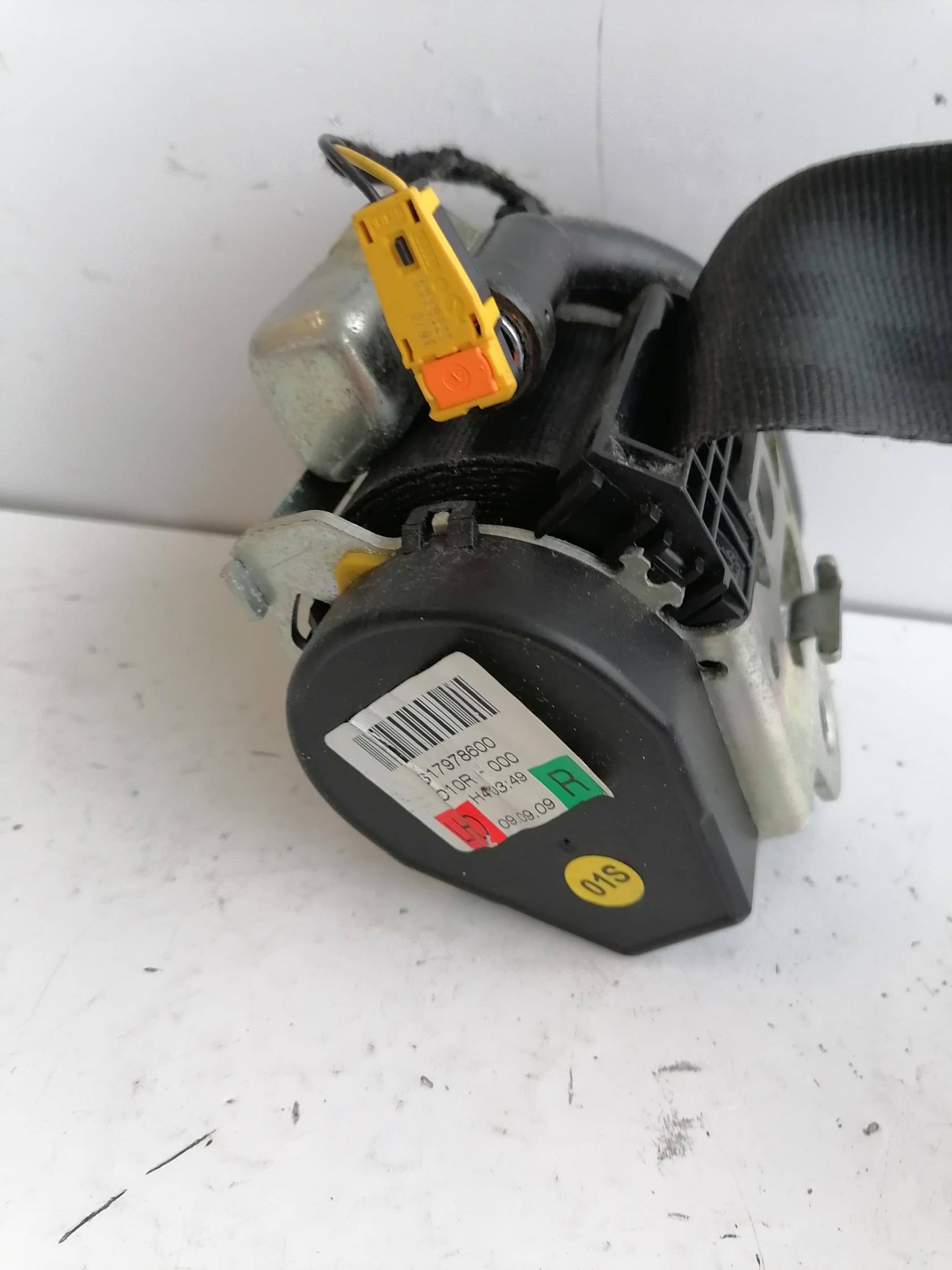 Aggancio cintura di sicurezza anteriore dx.